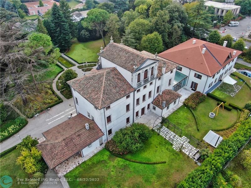 Villa Gritti with Barchessa