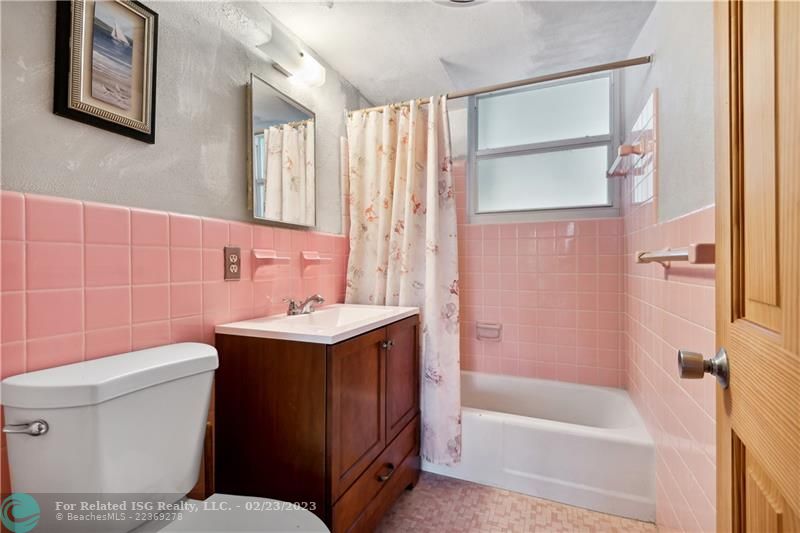 Bathroom with endless potential.