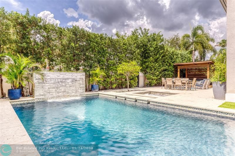 Heated Pool Separate SpaOutdoor Dining, BBQ Kitchen & Fire Pit