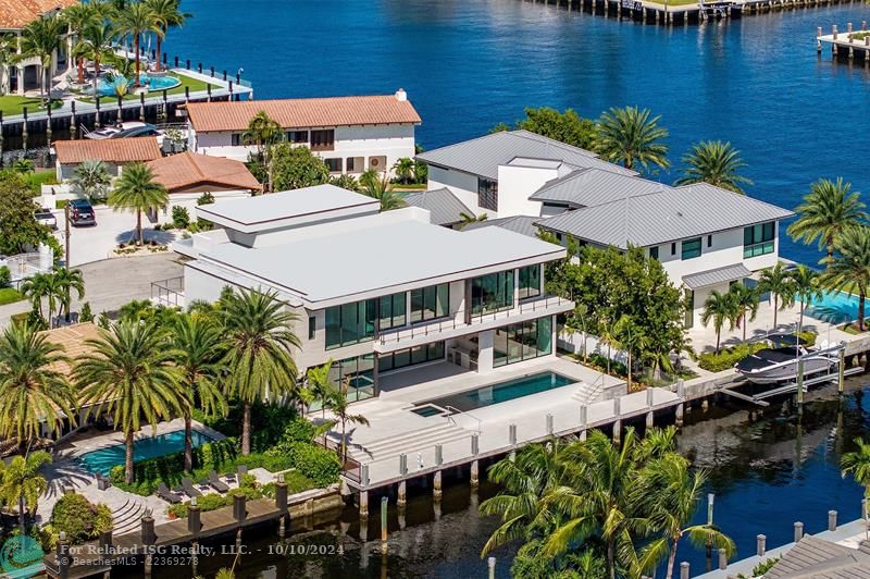 ONLY ONE HOME OFF INTRACOASTAL