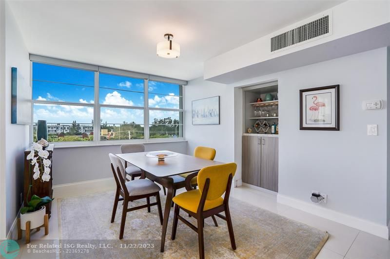 Dining area with built in bar