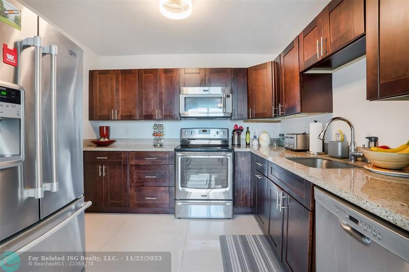 Beautifully updated kitchen