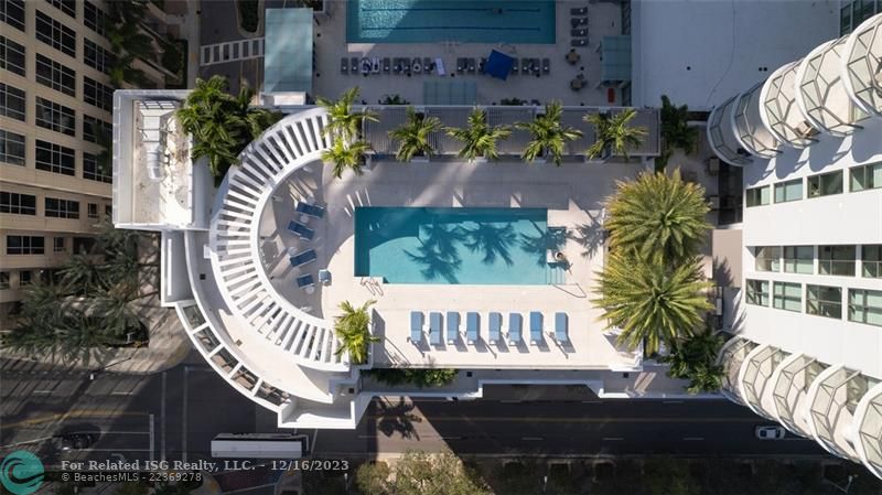 Stunning rooftop pool + cabanas + 360 views