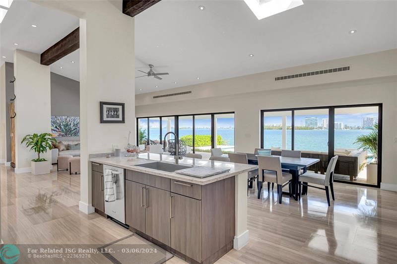 Kitchen with incredible VIEWS