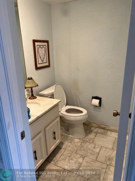 2nd Bathroom