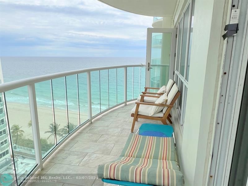 BEAUTIFUL OCEAN VIEWS FROM BALCONY