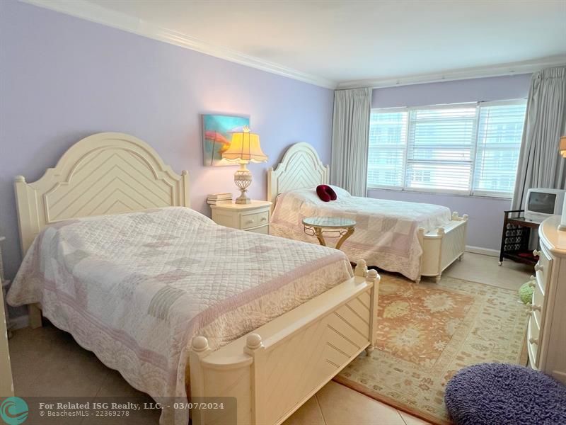 HUGE GUEST BEDROOM WITH ITS OWN BATHROOM