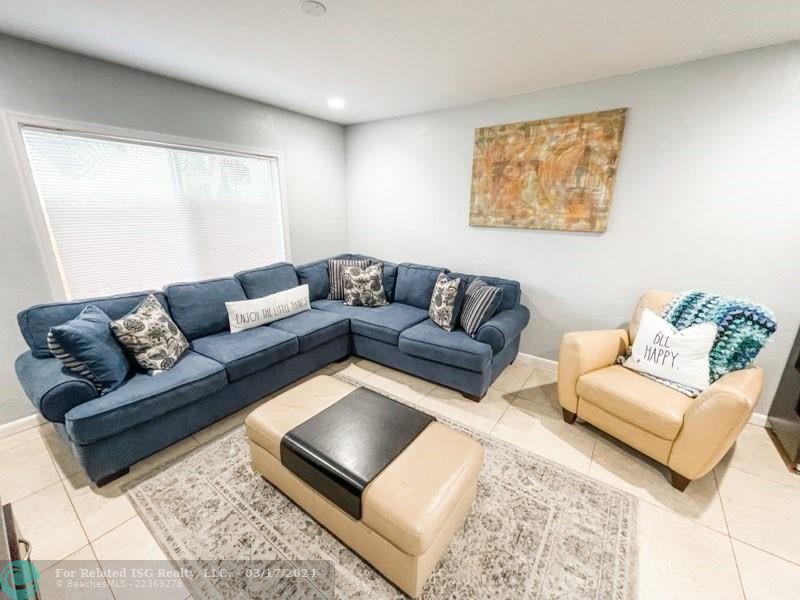 Main House Living Room with ROKU TV Open Concept.