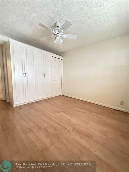 2nd bedroom with murphy bed