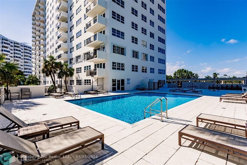 Gorgeous pool area