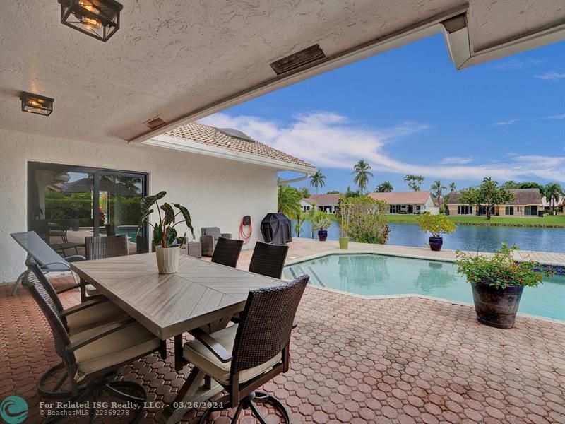 Covered patio (no flat roof)