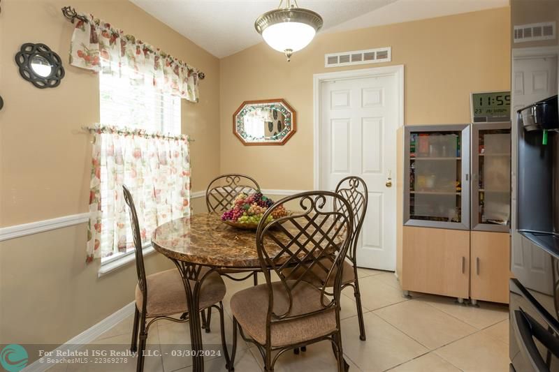 KITCHEN DINING ROOM