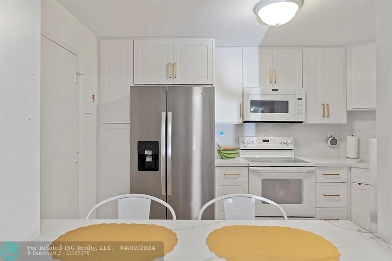 Kitchen Breakfast Bar