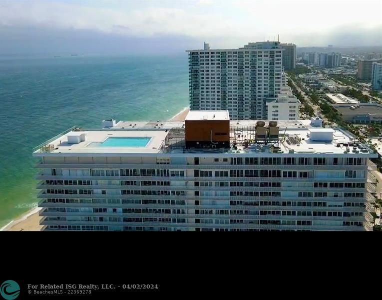 New Roof-Top Pool and Sundeck