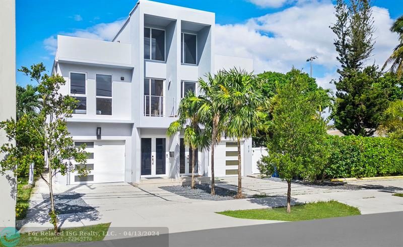 The rooftop photos have been altered to show the potential of the rooftop terrace.