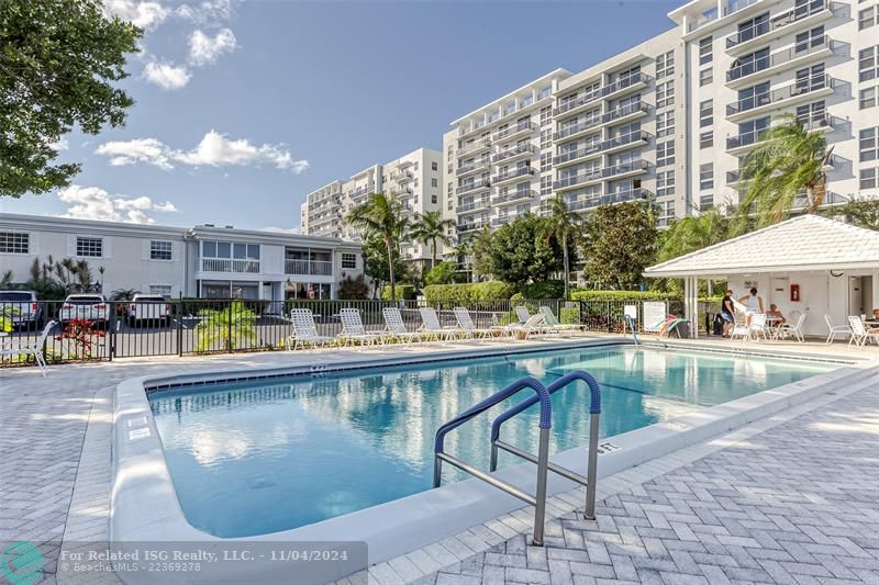 Pool at Intracoastal