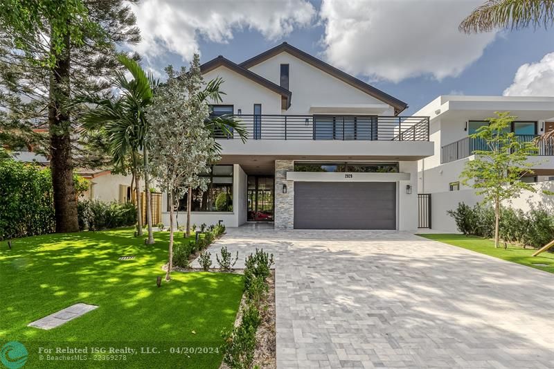 Brand New Construction 5 bedroom/4.5 Bathroom House in Lauderdale Beach neighborhood.