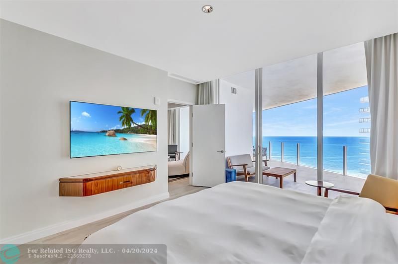 Luxurious King Size Master Suite with Ocean Views.