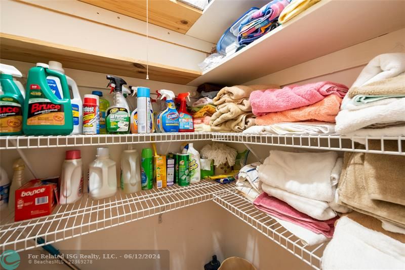 2nd walk in closet in 2nd bedroom/2nd master bedroom