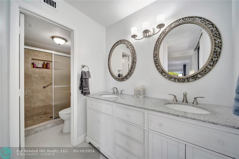 Beautiful Master Bathroom