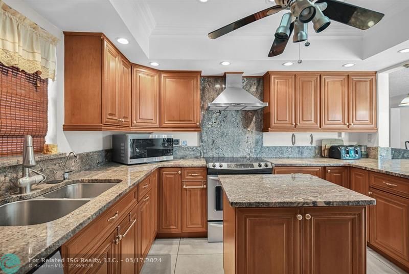 Wood cabinets & granite countertops