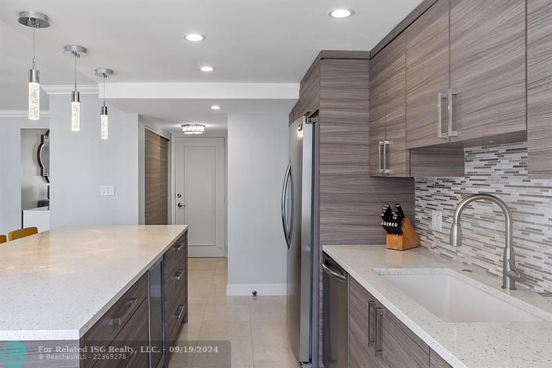 Galley Designer Kitchen/Tiled Backsplash