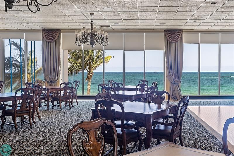 Clubroom overlooking the Ocean