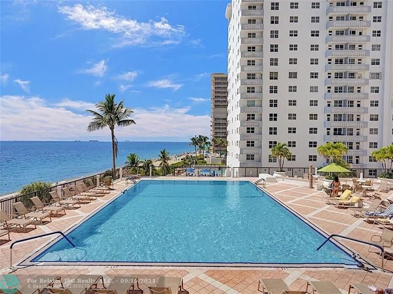 Infinity Pool Overlooking the Beach