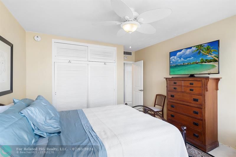 Guest bedroom with roomy closet