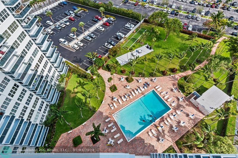 Pool view from the 16th floor