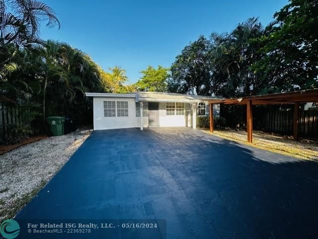 CARPORT PARKING ON THE RIGHT