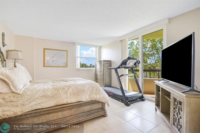 Master Bedroom w/ Large Balcony