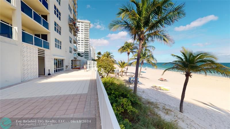 Playa Extended Pool Deck