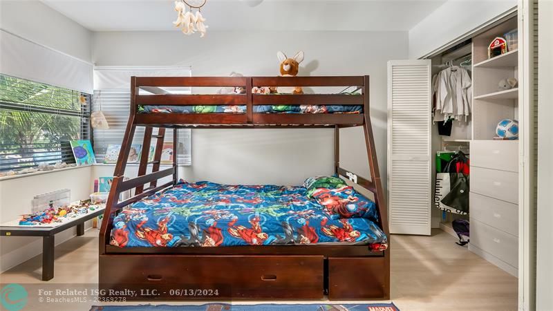 Featuring a brilliant open layout, there's ample space to craft any dream room configuration. Built-in shelving and closet systems ensure every toy, book, and clothing item has its place, making it easy to maintain an organized, clutter-free environment.