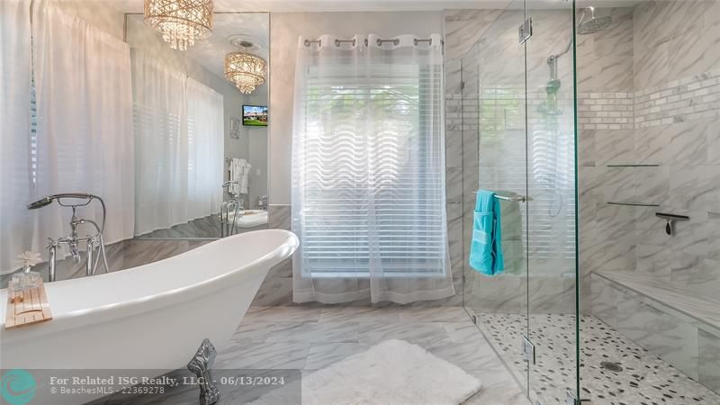 From the five-star amenities to the tranquil ambiance, this master suite delivers an unmatched level of luxury and privacy - your own personal oasis at home.