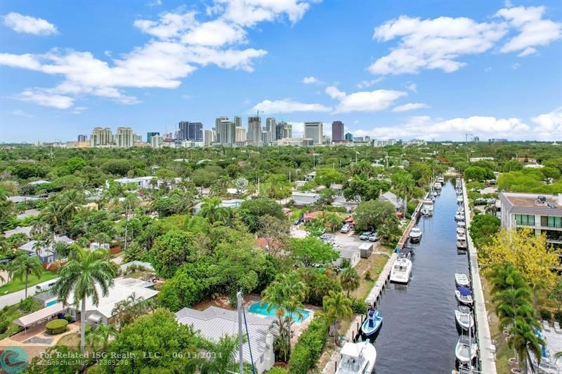 Spectacular Canal and City View from unit