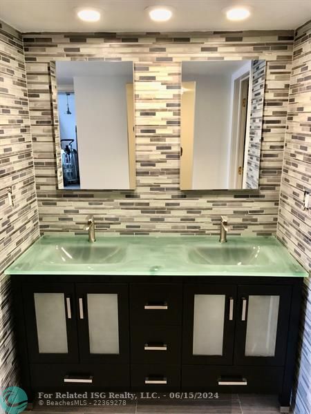 Dual Sinks and Mirrors