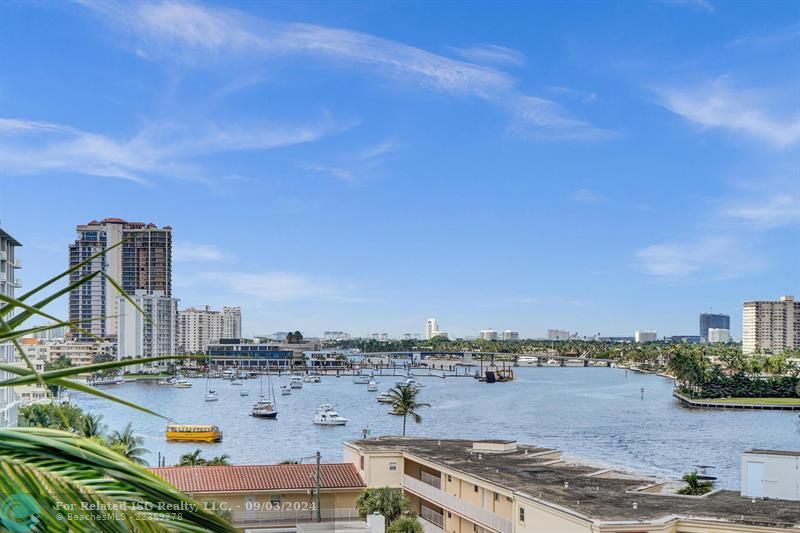 The balcony faces South overlooking the intracoastal, marina & the Las Olas Bridge. Boats go by all day.