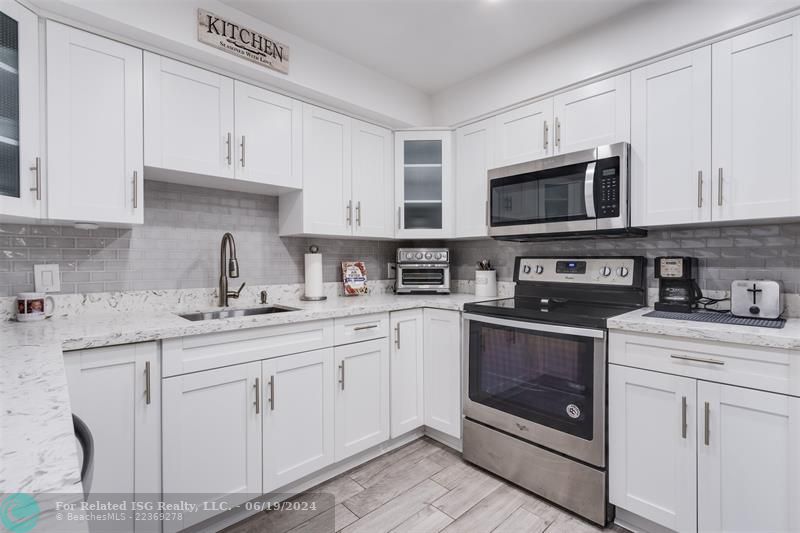 Stainless Steel Microwave  & Matching Smooth top Stove