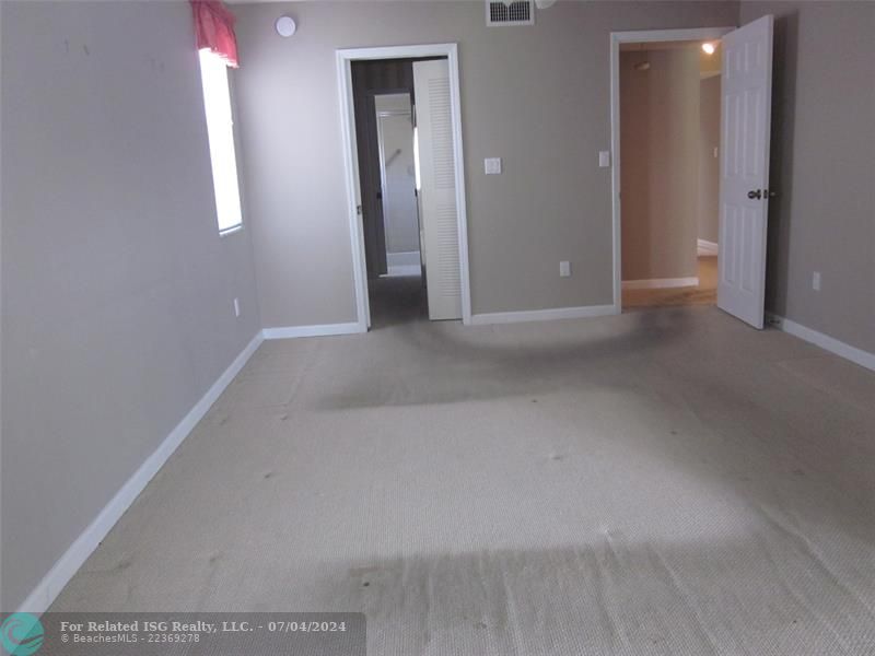 LIVING ROOM/DINING AREA