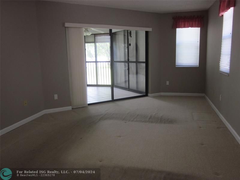 LIVING ROOM/DINING AREA