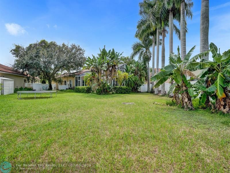 huge fenced backyard largest in subdivision