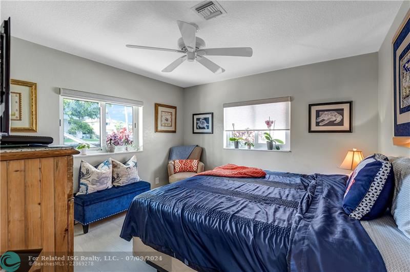 2nd Bedroom with Walk-in Closet