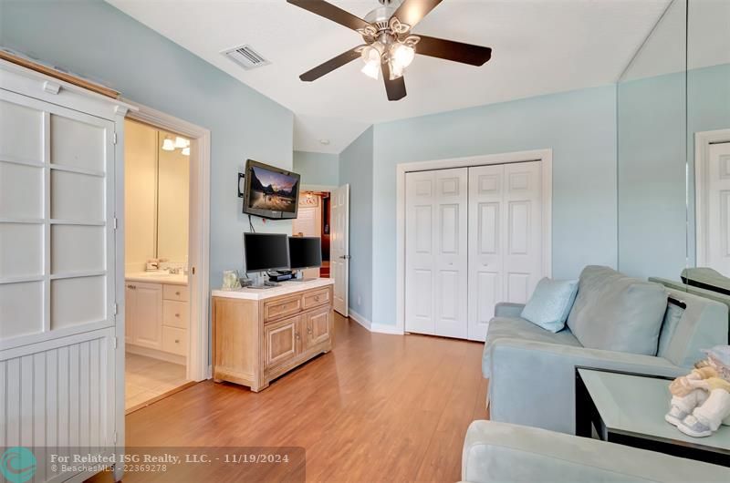 Bedroom #5 with Jack & Jill Bathroom