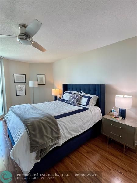 Large, sunny bedroom