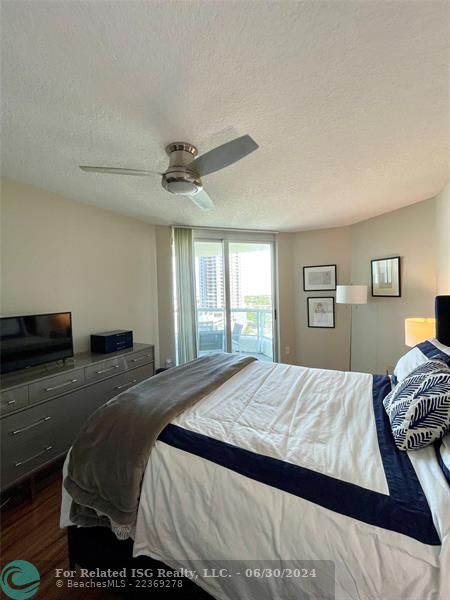 Large, sunny bedroom