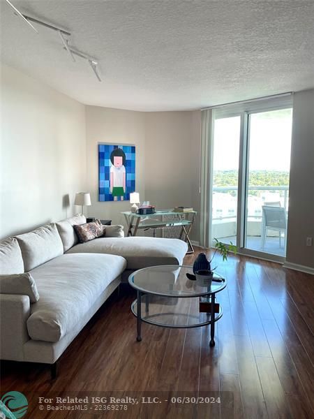 Granite counters, stainless appliances.  Room for a breakfast table.