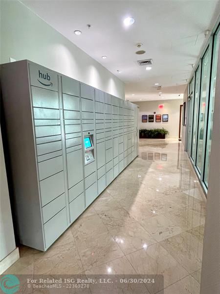 Amazon Lockers