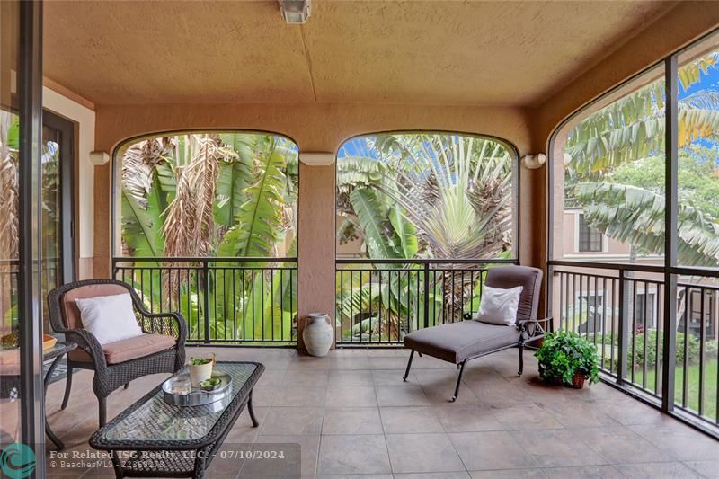 Surrounded by lush tropical landscaping, which is managed by the association as part of your quarterly fees, the patio is screened for year-round outdoor comfort.