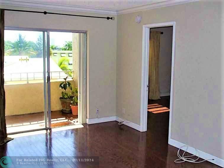 Access to the sunny Terrace and Master Bedroom from the Living Room.